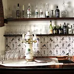 Nieuw Antiek Hotel Helden