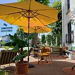 Nieuw Antiek Hotel Helden