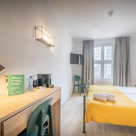 Nieuw Antiek 3*