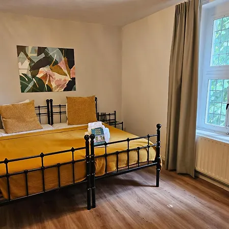 Nieuw Antiek Хельден