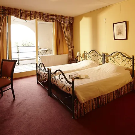 Nieuw Antiek Hotel Helden