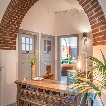 Hotel Nieuw Antiek Helden