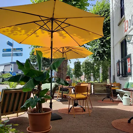 Nieuw Antiek Hotel Helden