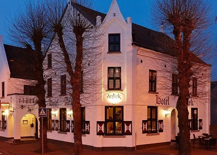 Nieuw Antiek 3* Helden