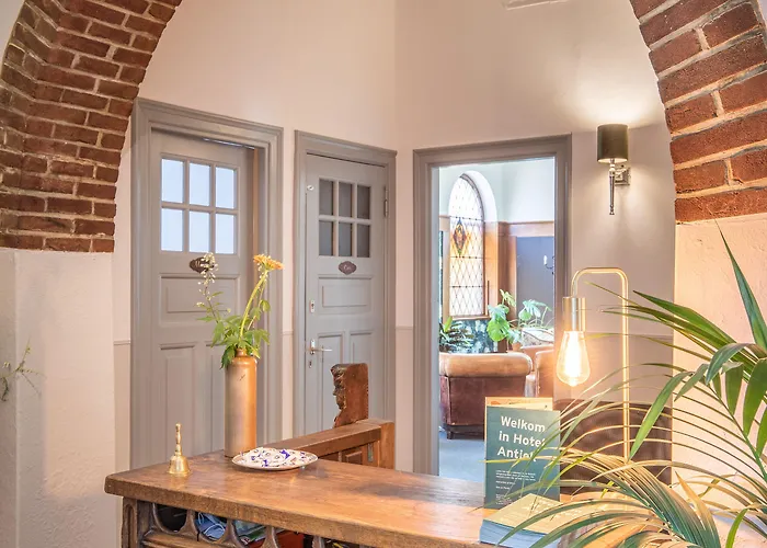 Hotel Nieuw Antiek Helden