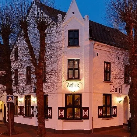 Nieuw Antiek 3* Helden