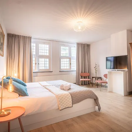 Nieuw Antiek 3* Helden