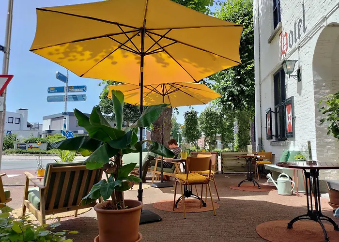 Nieuw Antiek Hotel Helden