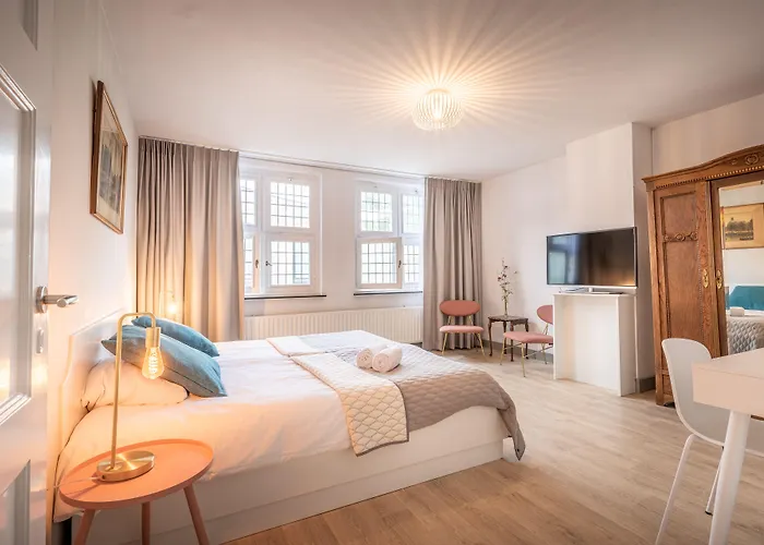 Nieuw Antiek 3* Helden